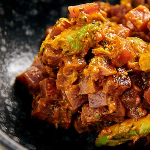 21. Tartar atún picante o con trufa